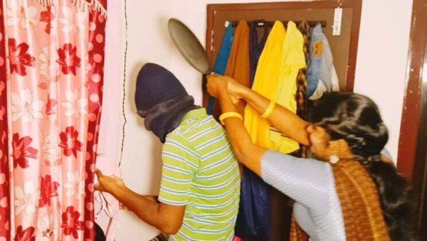 Desi Housewife in Saree Fucks Thief with Dirty Telugu Talk - Big Ass, Big Tits, Hardcore Sex - veryfreeporn.com - India on v0d.com