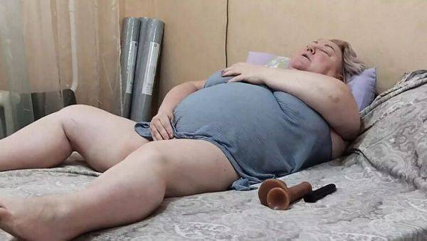 Hot MILF Zona901 Relaxes with Big Toys and Moans Loudly - veryfreeporn.com - Russia on v0d.com