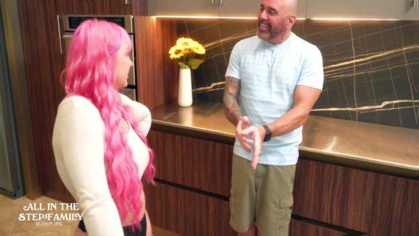 Quality Time With My Porn Star Stepdaughter Skylar Vox! Aitsfs1e24 20 Min - videomanysex.com on v0d.com