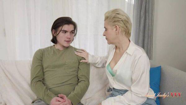 Mature Therapist Bobbi Shay Gives a Hot Blowjob to Young Patient Tyler Cruise - porntry.com on v0d.com