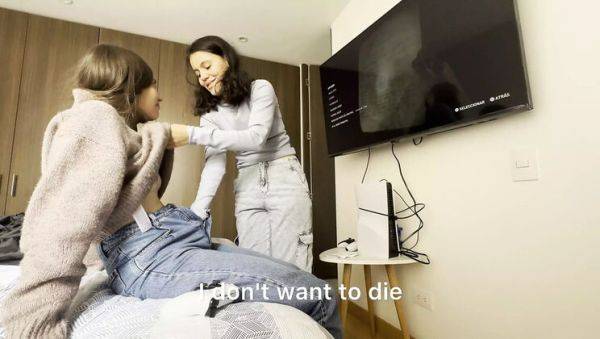 Hot Lesbian Sex While Best Friend Plays Video Games - Scarlettandc - xxxfiles.com - Colombia on v0d.com
