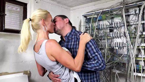 Dirty Tina Gets a Huge German Cock - Blowjob & Facial Cumshot in HD - porntry.com - Germany on v0d.com