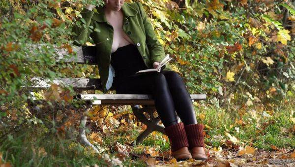 Michel Chloe Flashes Her Big Nipples Outdoor in Public - veryfreeporn.com on v0d.com