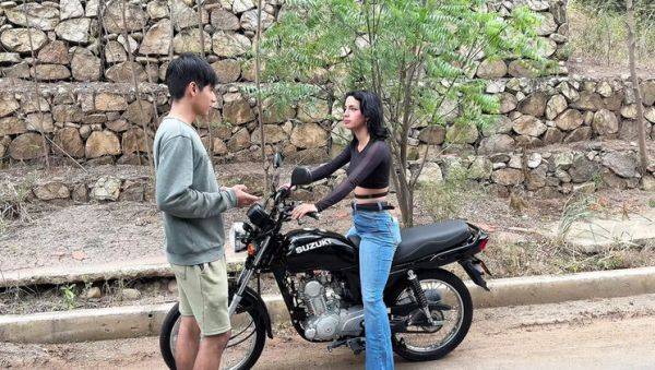 Helping Hot Stranger Girl With Her New Bike, Then Fucking Her In My Apartment - Jean Paul & Juliana Palvin - porntry.com on v0d.com