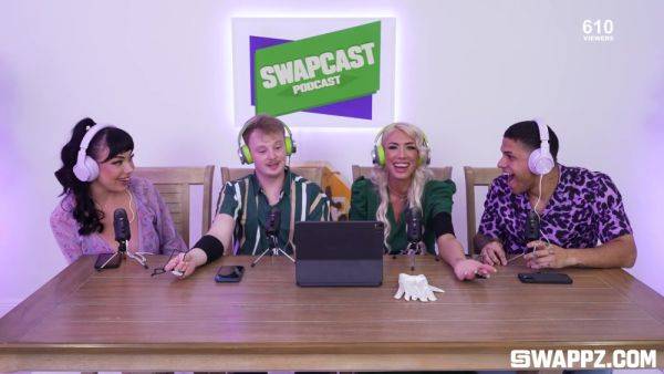 Swapcast Where Stepmoms Talk Dirty - Little Puck & Madison Blaze - videomanysex.com on v0d.com