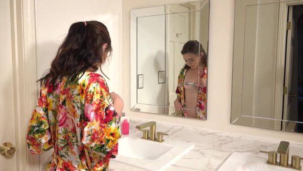 Lovely Hussy Veronica Church Solo Xxx Video - videomanysex.com on v0d.com