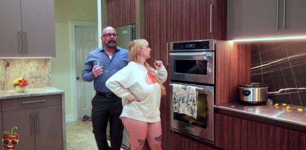 She Loves That Big Dick Inside Her - Cum On My Big Ass Before Thanksgiving Dinner! Skylar Vox - inxxx.com on v0d.com