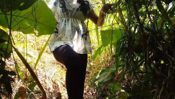 Horny Sri Lankan Couple Fucks Hard Outdoor - First Time Sex in Jungle - xxxfiles.com - Sri Lanka on v0d.com