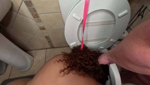 Interracial Blowjob & Golden Shower - BBW Gagged & Pissed On in Toilet - veryfreeporn.com - South Africa on v0d.com