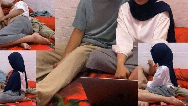 Hijab College Teen Gives Handjob to Big Cock While Studying With Friend - Amateur Desi Babe - veryfreeporn.com - India - Indonesia on v0d.com