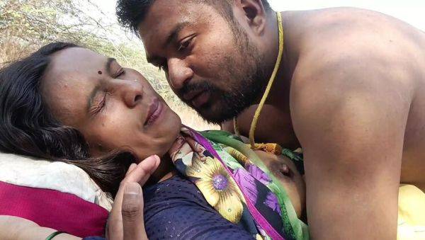 Hot Marathi Girl Kavita Zawazawi Wild Jungle Sex - Blowjob & Rough Outdoor Fuck - veryfreeporn.com - India on v0d.com