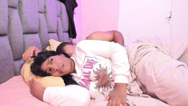 Stepbrother Fucks Stepsister Hard To Warm Her Up - Rough Missionary & Doggy Sex - veryfreeporn.com - India - Colombia on v0d.com