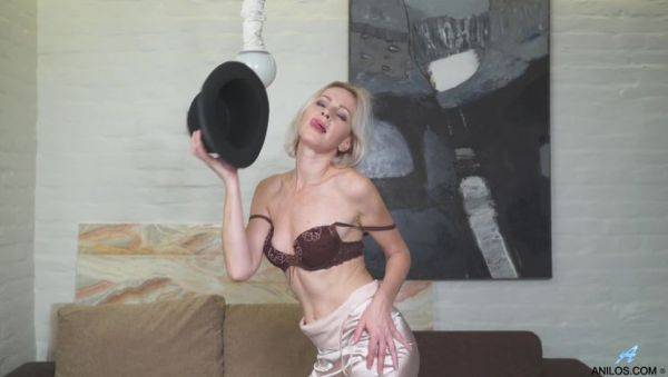 Sexy Mature - veryfreeporn.com on v0d.com