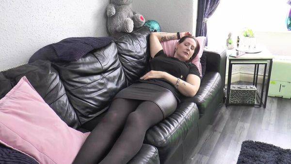Naughty British MILF Naasha Love Gets Her Tight Pussy Sniffed By Step-Son - Creampie & Dirty Talk - veryfreeporn.com - Britain on v0d.com