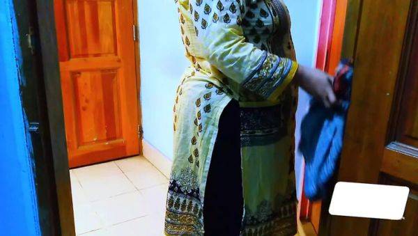 Hot Desi Muslim Mom Fucked Hard By Stepson While Cleaning His Room - Aria Mia - xxxfiles.com on v0d.com