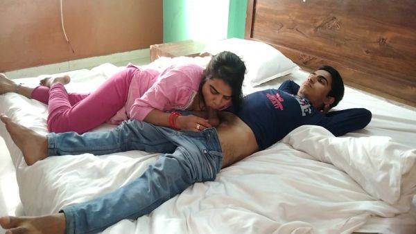 Big Pussy In Delhii Wali Housewifee Se Husbaand Ne Maaje Kiiye Aur Gaandi Gandi Baate Karke Big Cock Se Pussy Ko Choda - desi-porntube.com - India on v0d.com
