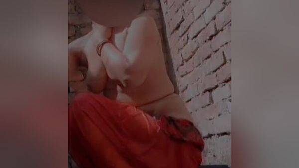 Beautiful Girls In Very Smart Teenage 18+ Hot Sexy Beautiful Girl Is Seen To Be Fully Refining Her Hot . Hai Mere Se Mere Husn Meri Hot Sexy - desi-porntube.com - India on v0d.com