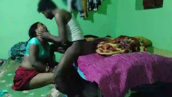 Hindi Sex In Mangal Wali Mousi Ji Ka Ghar Jaa Bohot Choda Raat Mein - desi-porntube.com - India on v0d.com