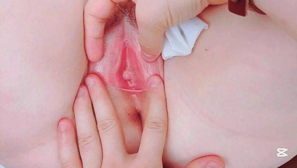 18-Year-Old Virgin Fingering Her Tight Pink Pussy Close Up - xxxfiles.com - Russia - Colombia on v0d.com