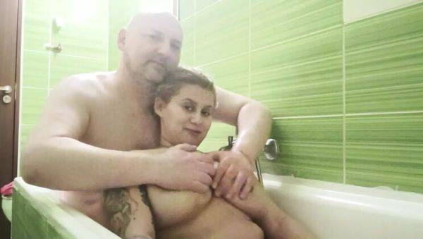 Big Boobs Blonde Teen Spicysharron Gives Handjob to Older Man in Bath - xxxfiles.com - Romania on v0d.com