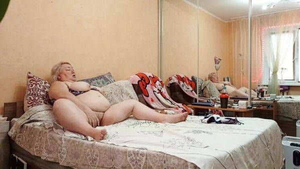 Hot MILF Zona901 rubs her big natural tits and fingers her meaty pussy in the evening - xxxfiles.com - Russia on v0d.com