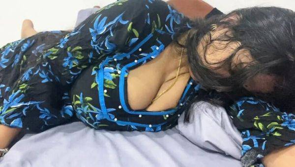 Hot Tamil Aunty with Huge Natural Boobs Fucked Hard on Bed - Big Tits & Ass Close-Up - xxxfiles.com - India - Sri Lanka on v0d.com