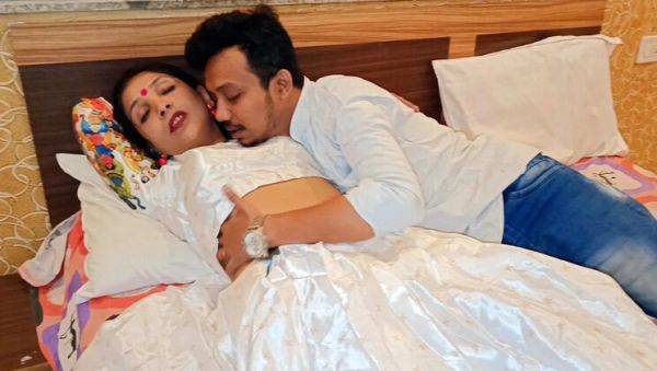 Desi Indian Bhabhi Fucks in Hotel - Hot Couple Sex with Big Nipples - xxxfiles.com - India on v0d.com