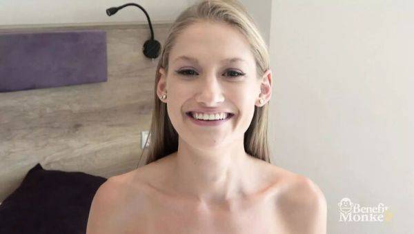 Tiffany Tatum sucks cock with her sexy blue eyes - Amateur pawg with natural tits - veryfreeporn.com on v0d.com