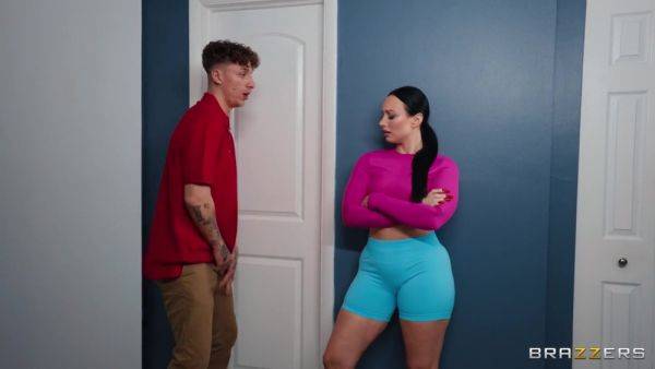 She Likes A Big Load - Lucy Foxx & Money Birdette - videomanysex.com on v0d.com
