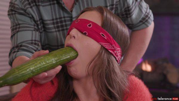 Surprise sex for this slutty babe after a nice tryout with a big cucumber - hellporno.com on v0d.com