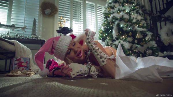 Merry Wankmus - Starring: Kelly Madison - PornFidelity - hotmovs.com on v0d.com