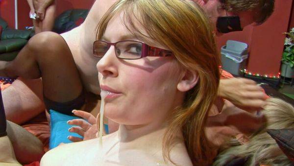 Hot Amateur Blowbang - Jessica Lo Takes Multiple Loads in Glasses - xxxfiles.com - Britain on v0d.com