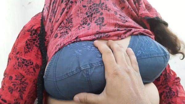 Desi Wife QueenbeautyQB Fucks Husband - Big Tits, Blowjob & Cumshot in HD - xxxfiles.com on v0d.com