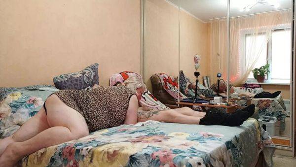 Hot Wife Sucks Thick Load and Swallows Every Drop - Zona901 - xxxfiles.com - Russia on v0d.com