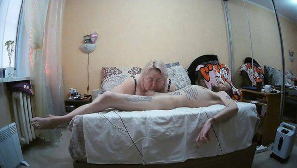 Stepmom sucks big cock deep and watches cum flow out - Zona901 - veryfreeporn.com - Russia on v0d.com