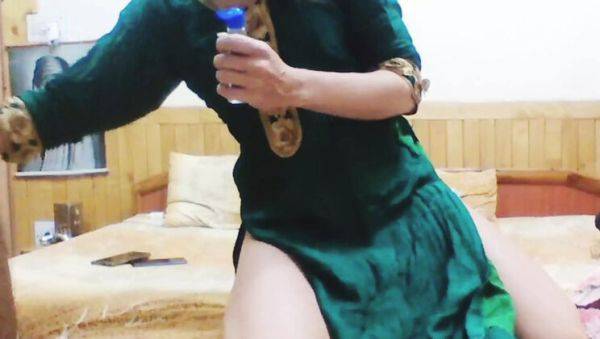 Desi Wife Fucks Husband on Live Cam for Money - Hot Indian Amateur Sex - veryfreeporn.com - India on v0d.com
