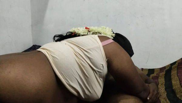 Hot Tamil Couple Fucking Hard in Bed - Santhi89 - veryfreeporn.com - India on v0d.com
