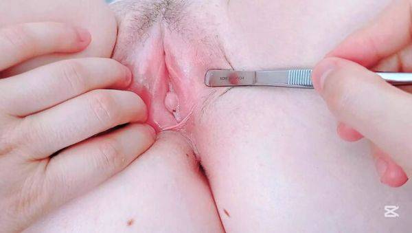 18 Year Old Virgin Screams as I Pluck Her Tight Pink Pussy with Tweezers - Close Up Amateur HD - porntry.com - Russia - Colombia on v0d.com