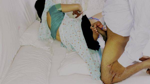 Li Ya In Pati Ne Bahu Ko Sasur Ke Sath Sex Karate Hue Pakad Phir Gandi Gali Dekar Choda - desi-porntube.com - India on v0d.com