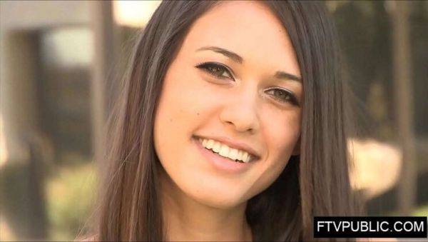Former Super Model Tiffany Thompson Naked in Public Campus - xxxfiles.com on v0d.com