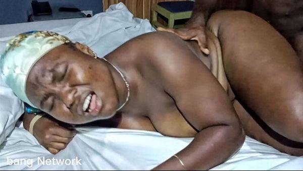 Curvy Amateur Mary Yakeeporn Gets Creamed By Flashlord 9ja - veryfreeporn.com on v0d.com