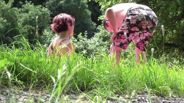 German MILF Popp Sylvie Fucks Hard in Nature - Blowjob & Cumshot - veryfreeporn.com - Germany on v0d.com