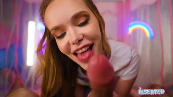 Chloe Foxxe - Chloe Likes To Suck - videomanysex.com on v0d.com