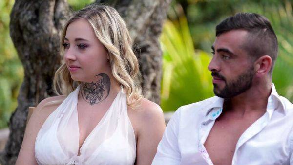 Lena Coxx & Queen Hailey Fuck 2 Guys in Hot Vacation Orgy - Blowjob, Riding, Cumshot - porntry.com on v0d.com