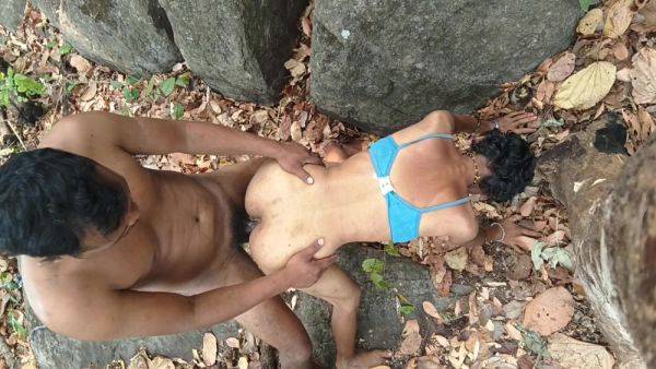 Indian Desi Girl Fucked By Her Stepbrother In Jungle, Bhabhi Girl Sex Very Hard With Her Step - Jungle Girl - desi-porntube.com - India on v0d.com