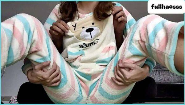 Stepdad Fingers Teen Stepdaughter's Tight Pussy in Risky Homemade Pajama Sex - veryfreeporn.com on v0d.com