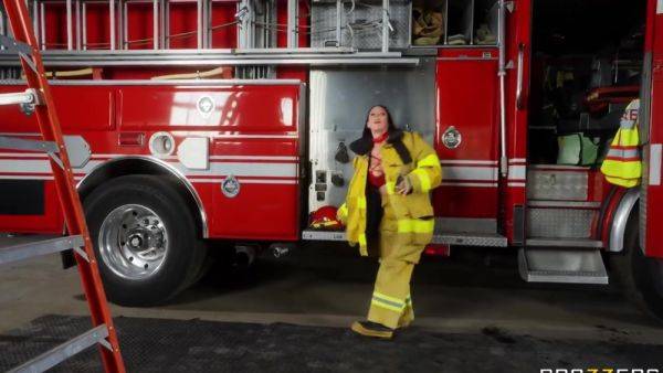 4k) - Brunette Milf With Big Naturals In Firefighter Cosplay Hardcore - videomanysex.com on v0d.com