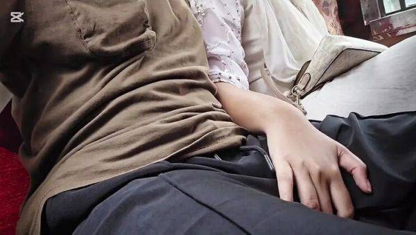 Indian Teen Stepsister Gives Handjob on Bus - Hotfuck20 - xxxfiles.com - India on v0d.com