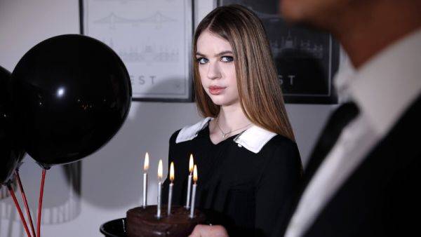 Sladyen Skaya VR Porn: Birthday Treat - DarkRoomVR - txxx.com on v0d.com