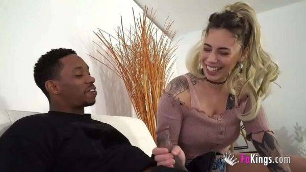 Lola Emme Fucks Black Cock for the First Time - Hot Interracial Sex - veryfreeporn.com - Spain on v0d.com
